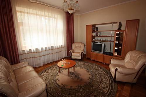 Гостевой дом Загородный комплекс Дом Лесника Хотинец